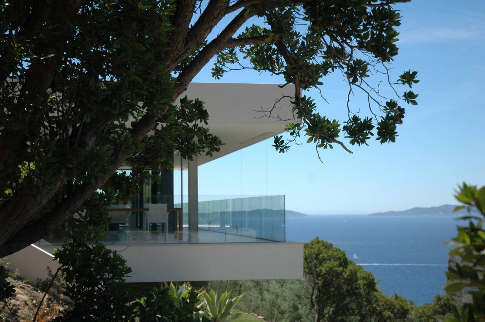 Garde corps en verre et en inox Saint-Tropez dans le Var