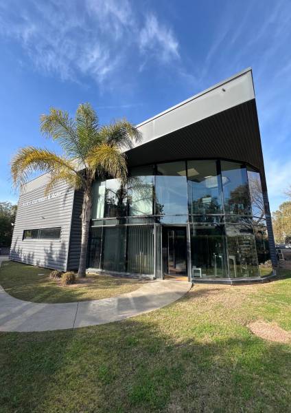 Baie vitrée fixe grand format saint tropez dans le var 83