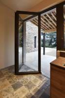 Construction d'une villa contemporaine avec menuiserie haut de gamme au Castellet dans le sud de la FRANCE